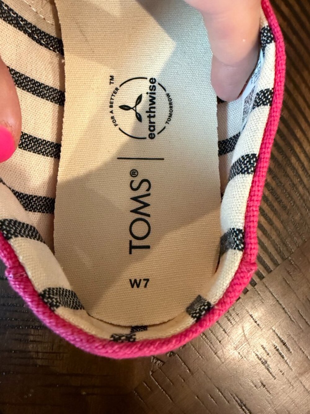 Women’s Toms Pink Canvas Classic Slip-On Flats - Picture 6 of 6